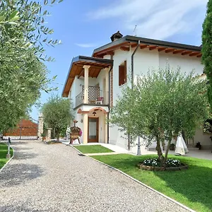 le-zampolle-b-b.hotelinveneto.com/